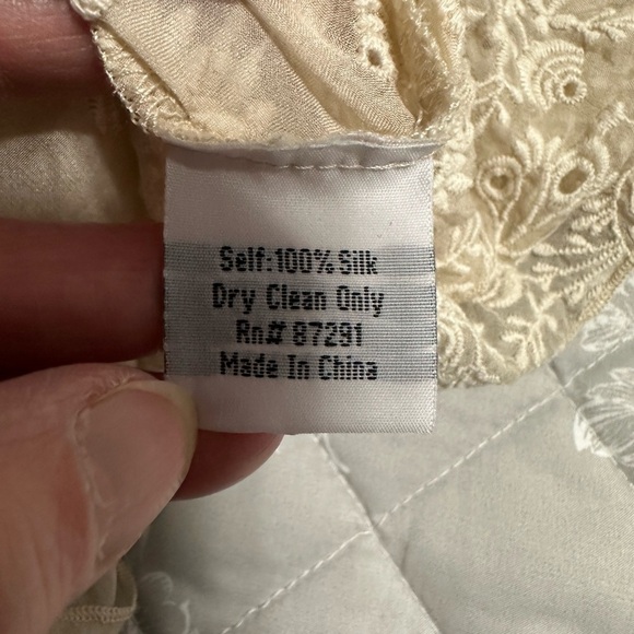 Johnny Was 4 Love & Liberty Ivory Embroidered Silk Top, Size Small (v) - Picture 7 of 7